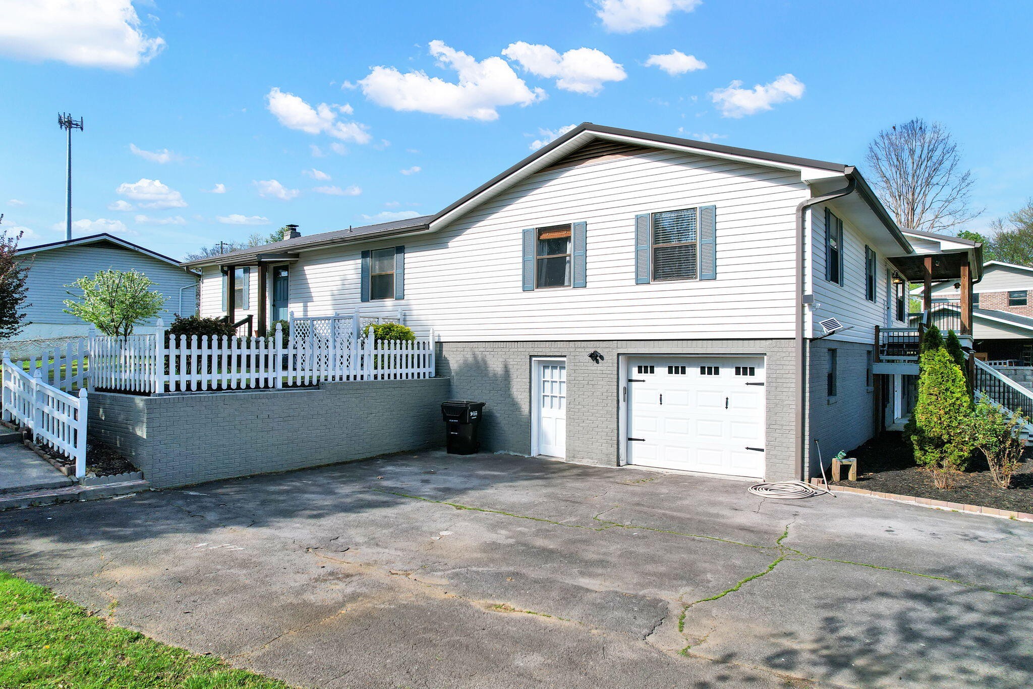 4934 Cindy Circle, NW