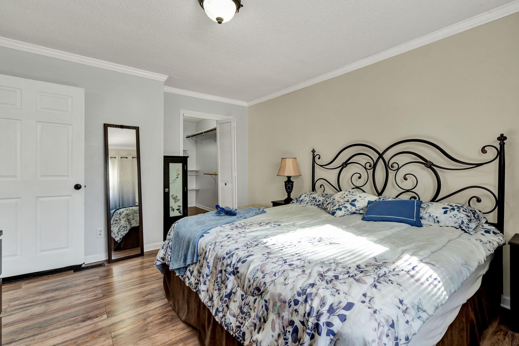 4934 Cindy Circle, NW