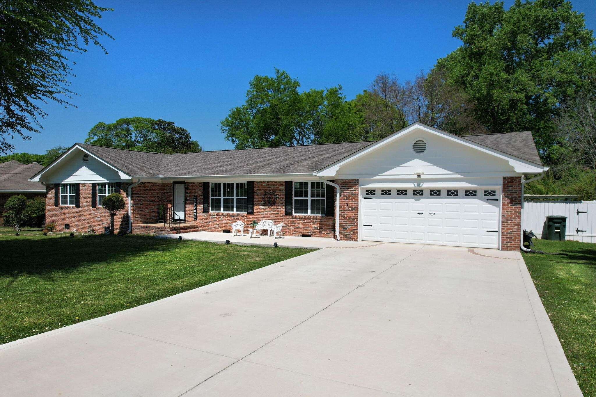 7011 Leslie Dell Lane