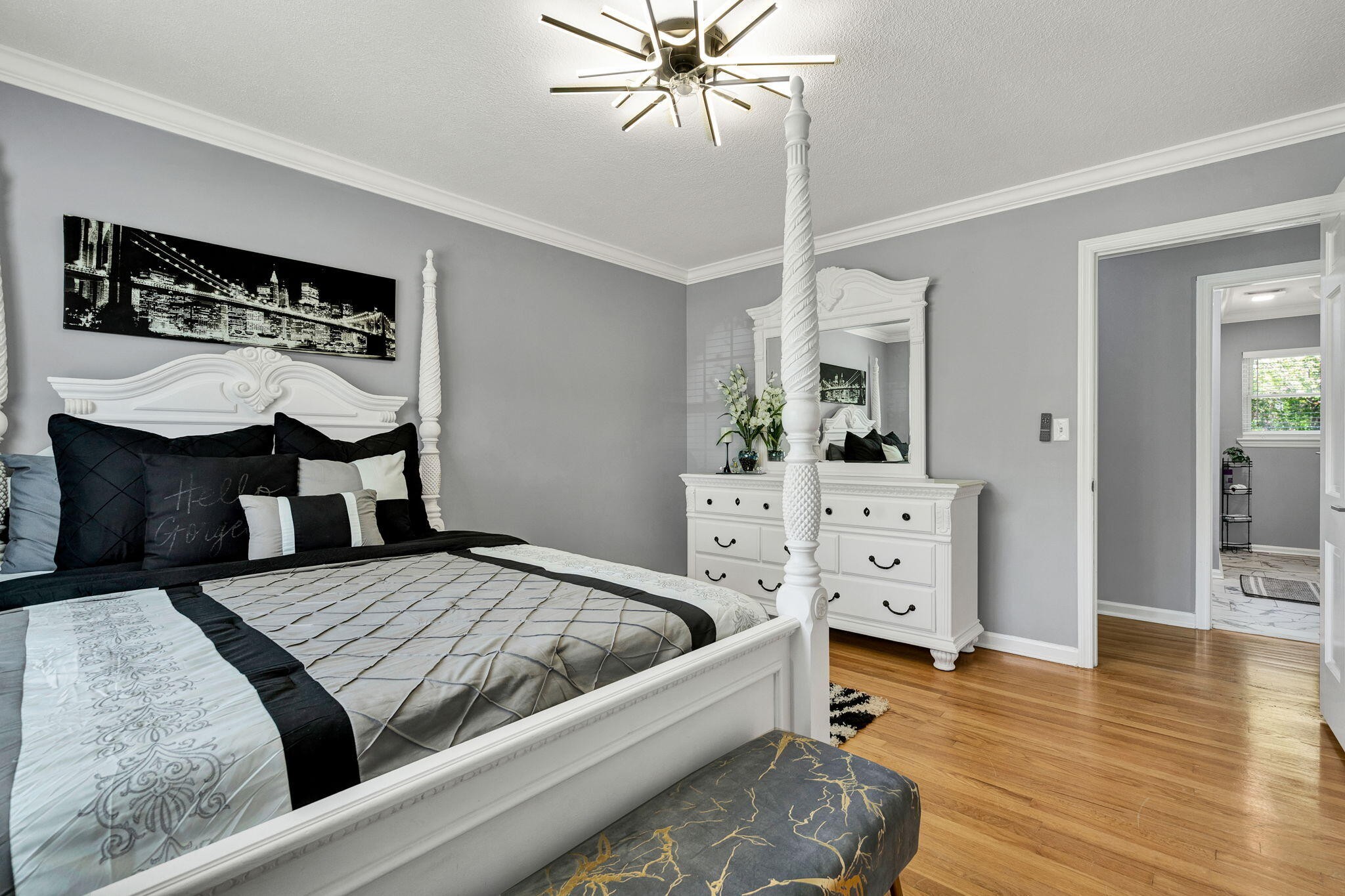 7011 Leslie Dell Lane