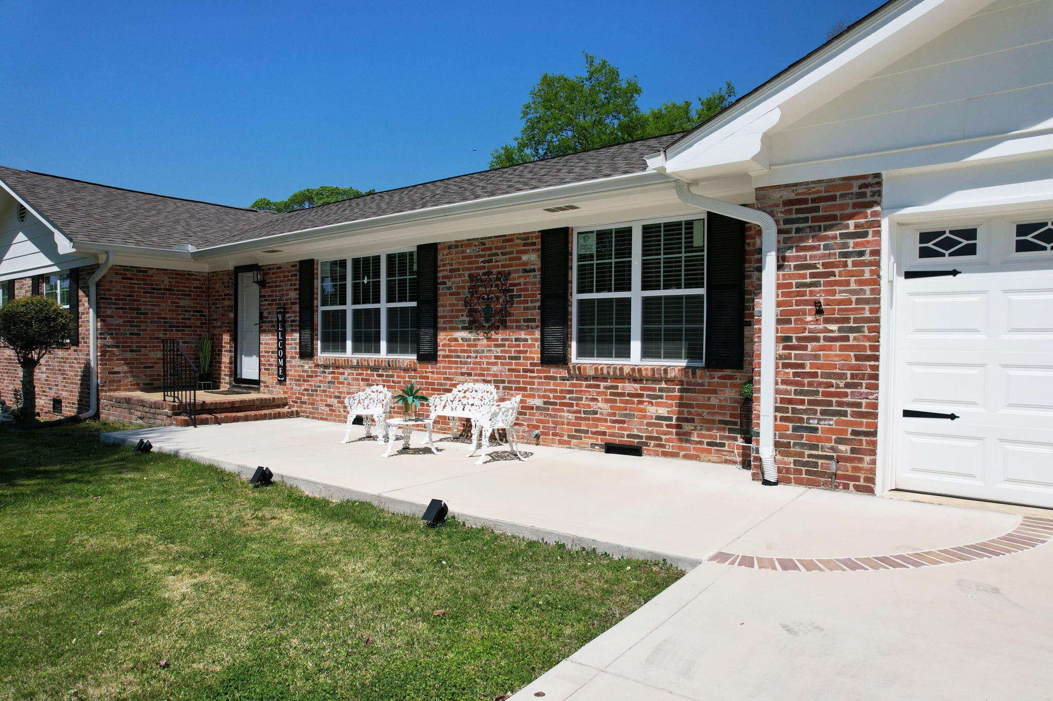 7011 Leslie Dell Lane