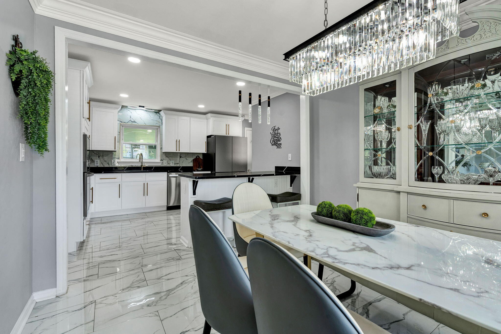 7011 Leslie Dell Lane