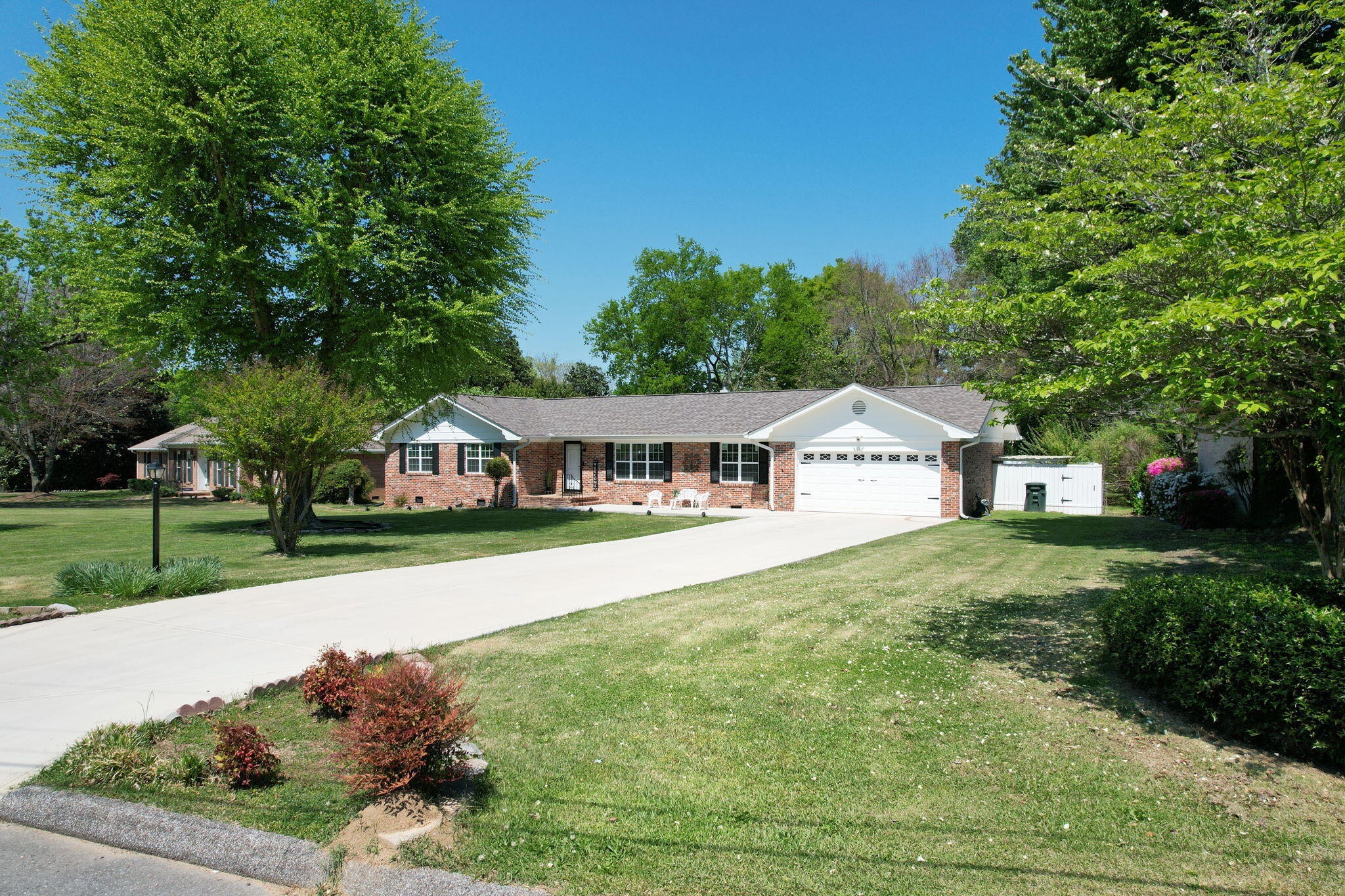 7011 Leslie Dell Lane