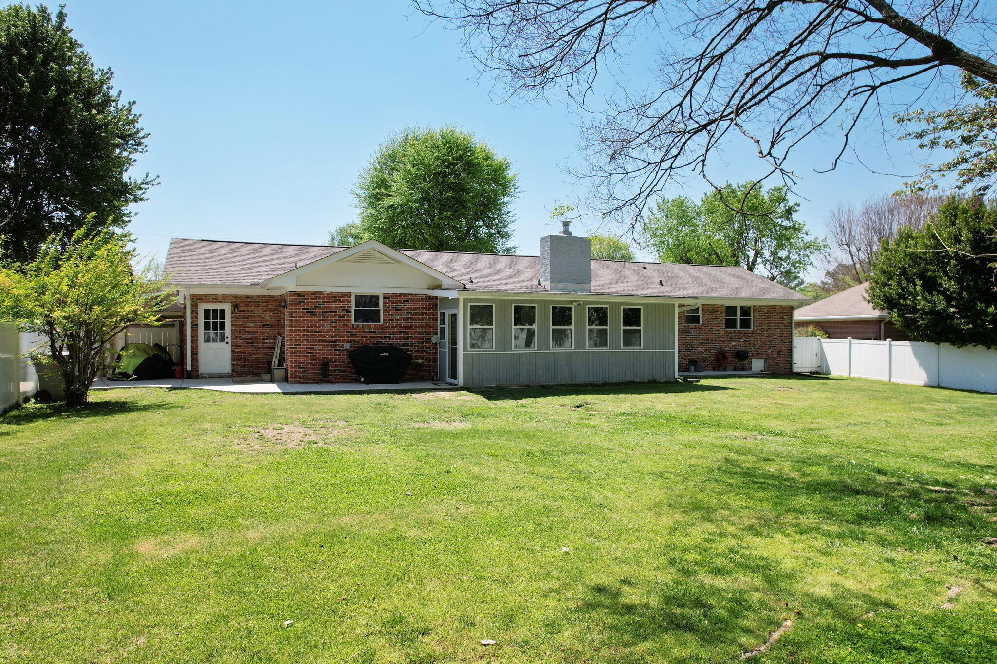 7011 Leslie Dell Lane