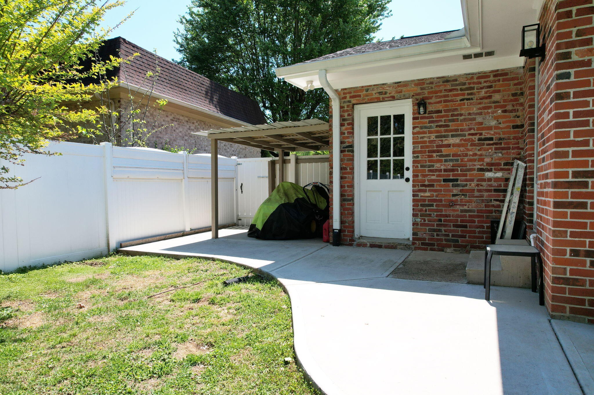 7011 Leslie Dell Lane