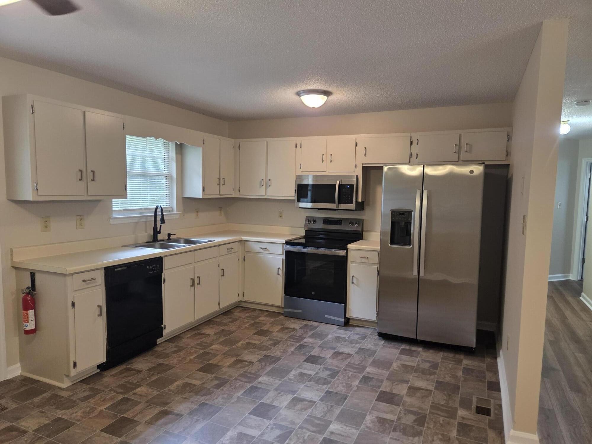 2830 Rogers Drive, SE