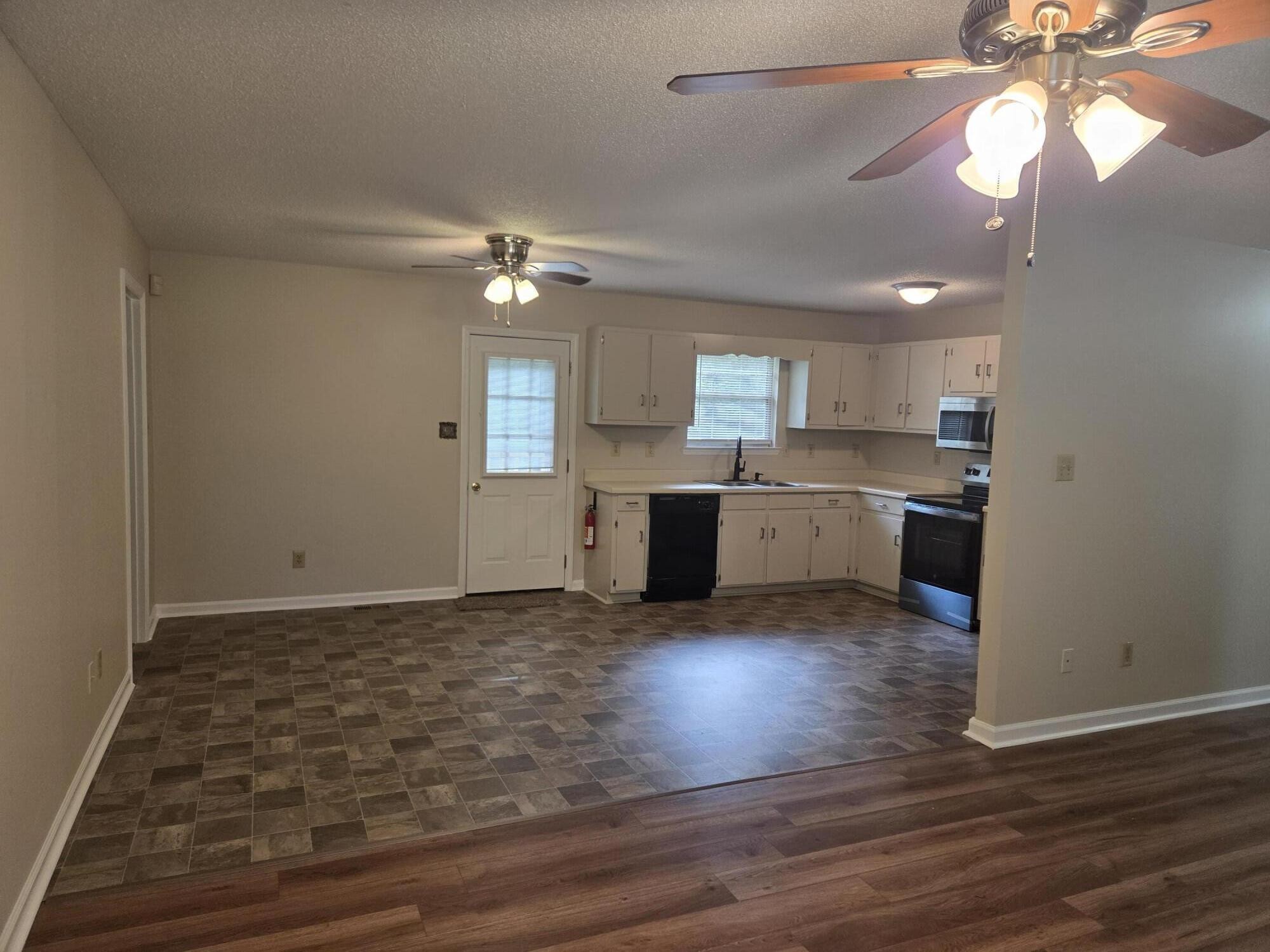 2830 Rogers Drive, SE