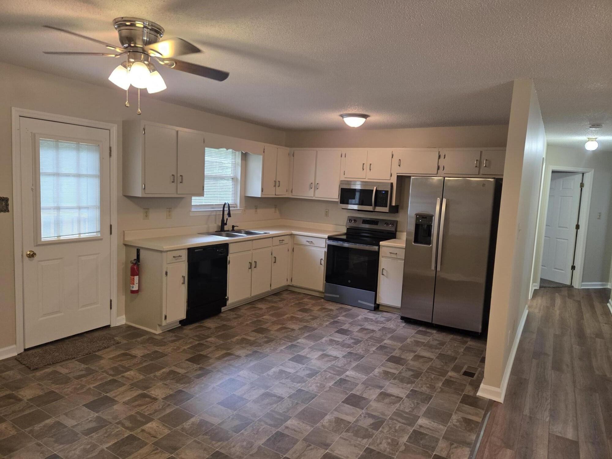 2830 Rogers Drive, SE