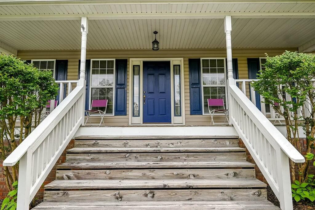192 English Oaks Drive, NE