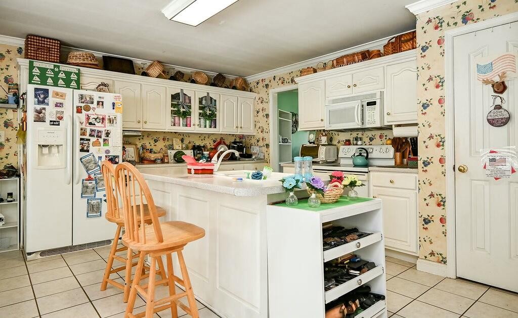 192 English Oaks Drive, NE