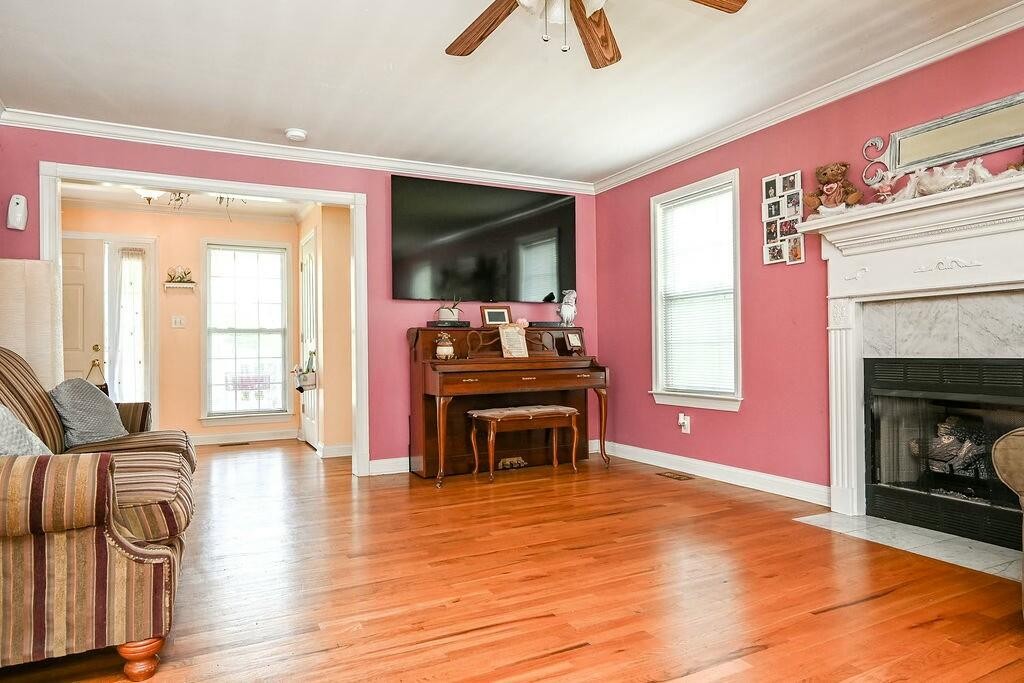 192 English Oaks Drive, NE