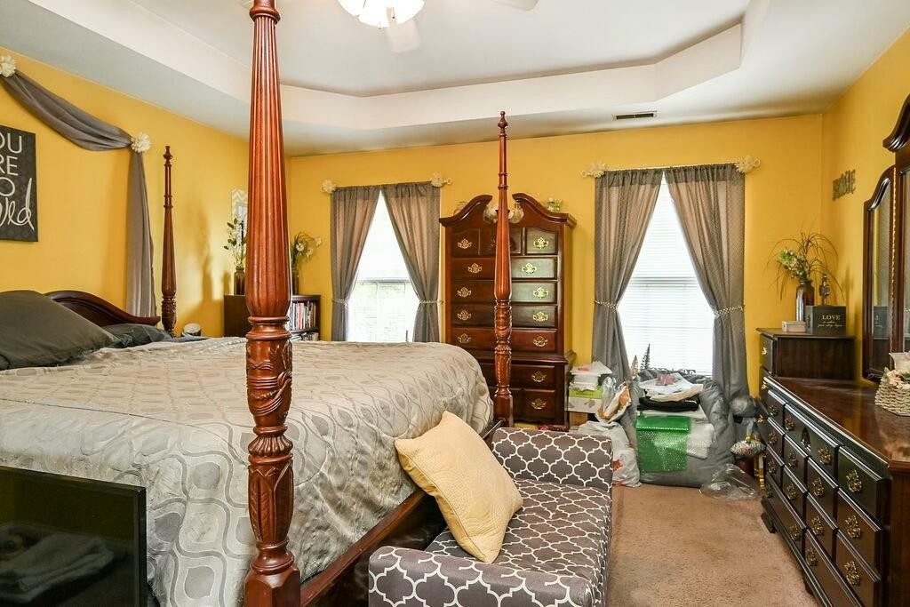 192 English Oaks Drive, NE