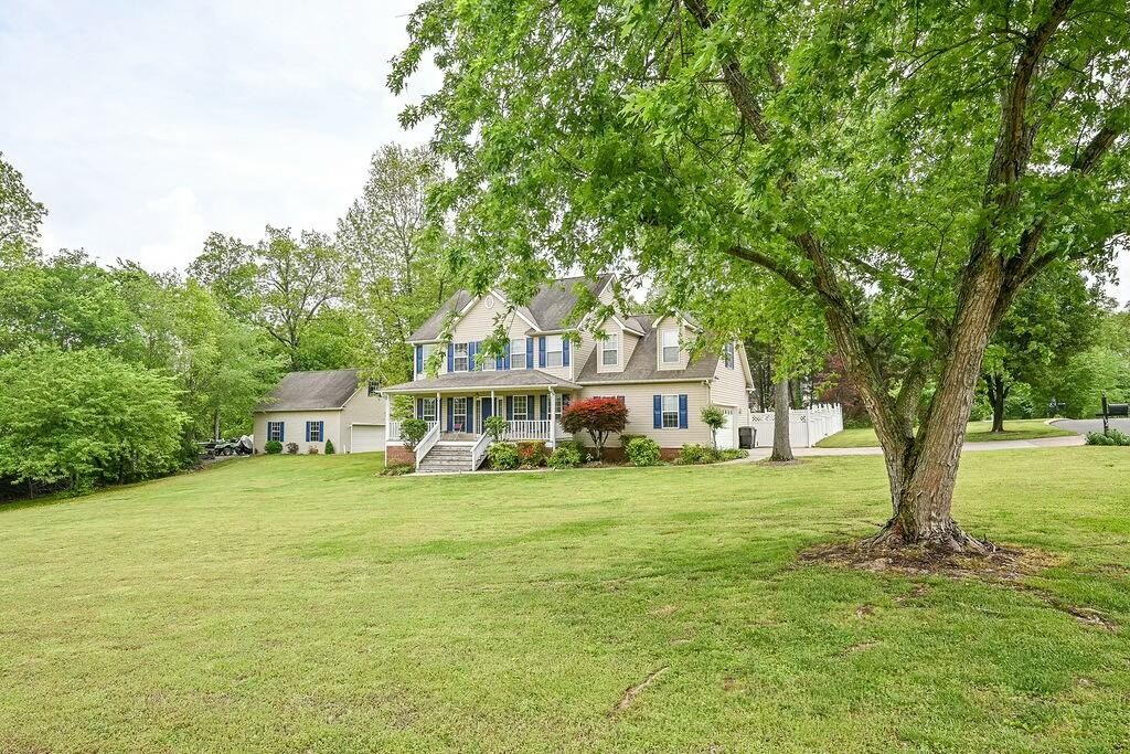 192 English Oaks Drive, NE