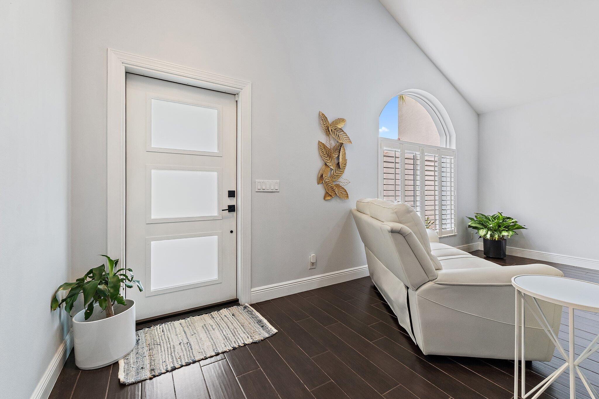 463 Woodview Circle