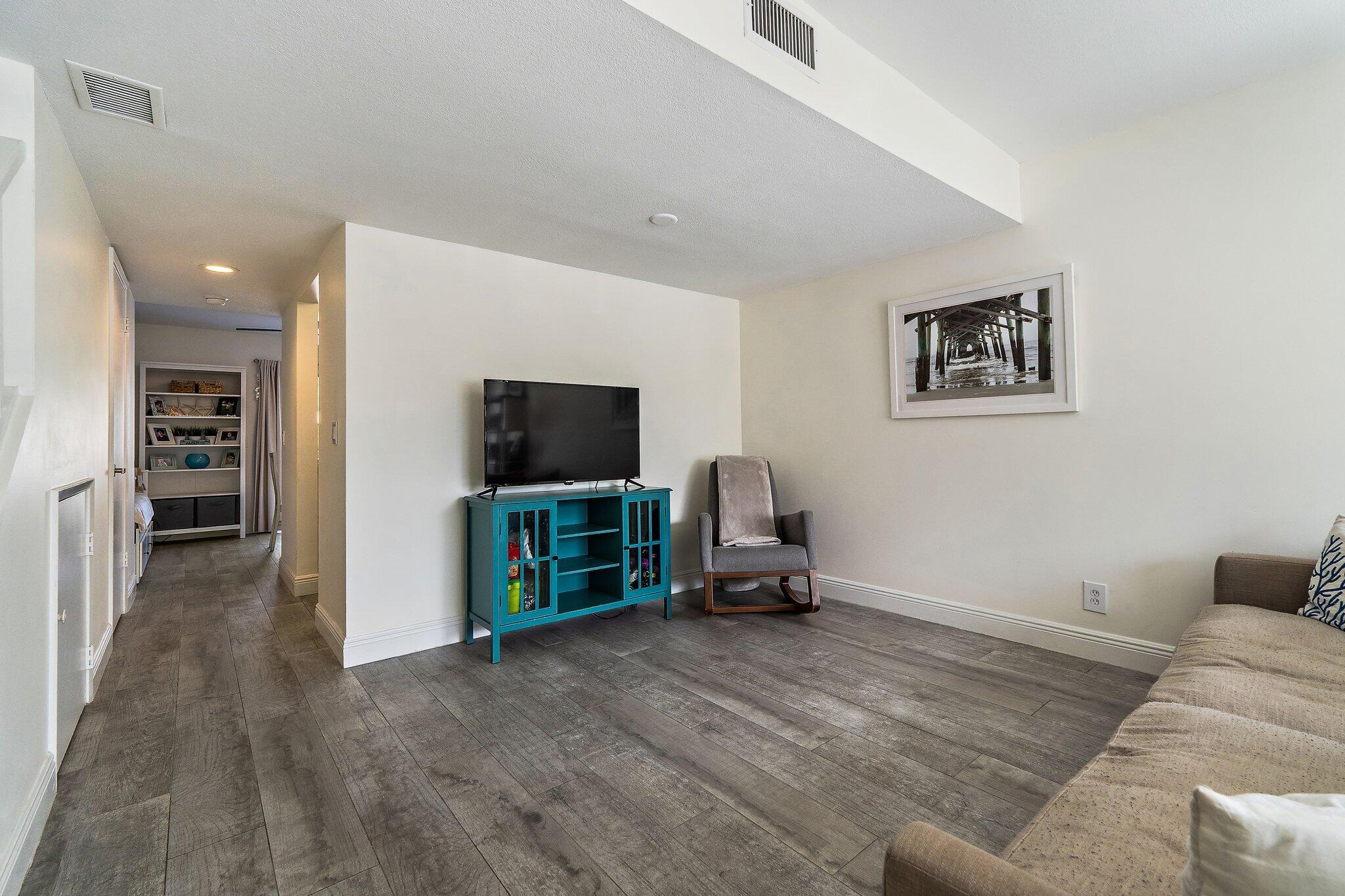 6343 Riverwalk Lane 3