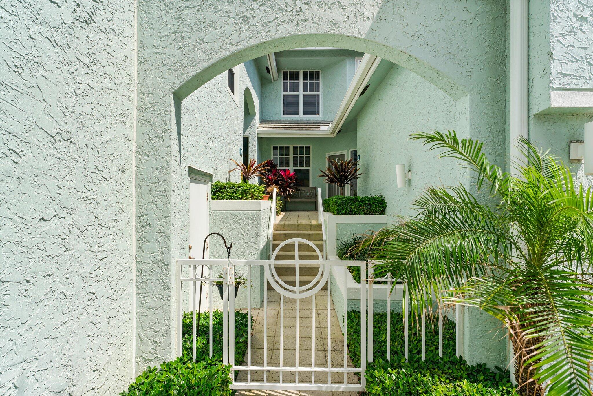 305 Mainsail Circle
