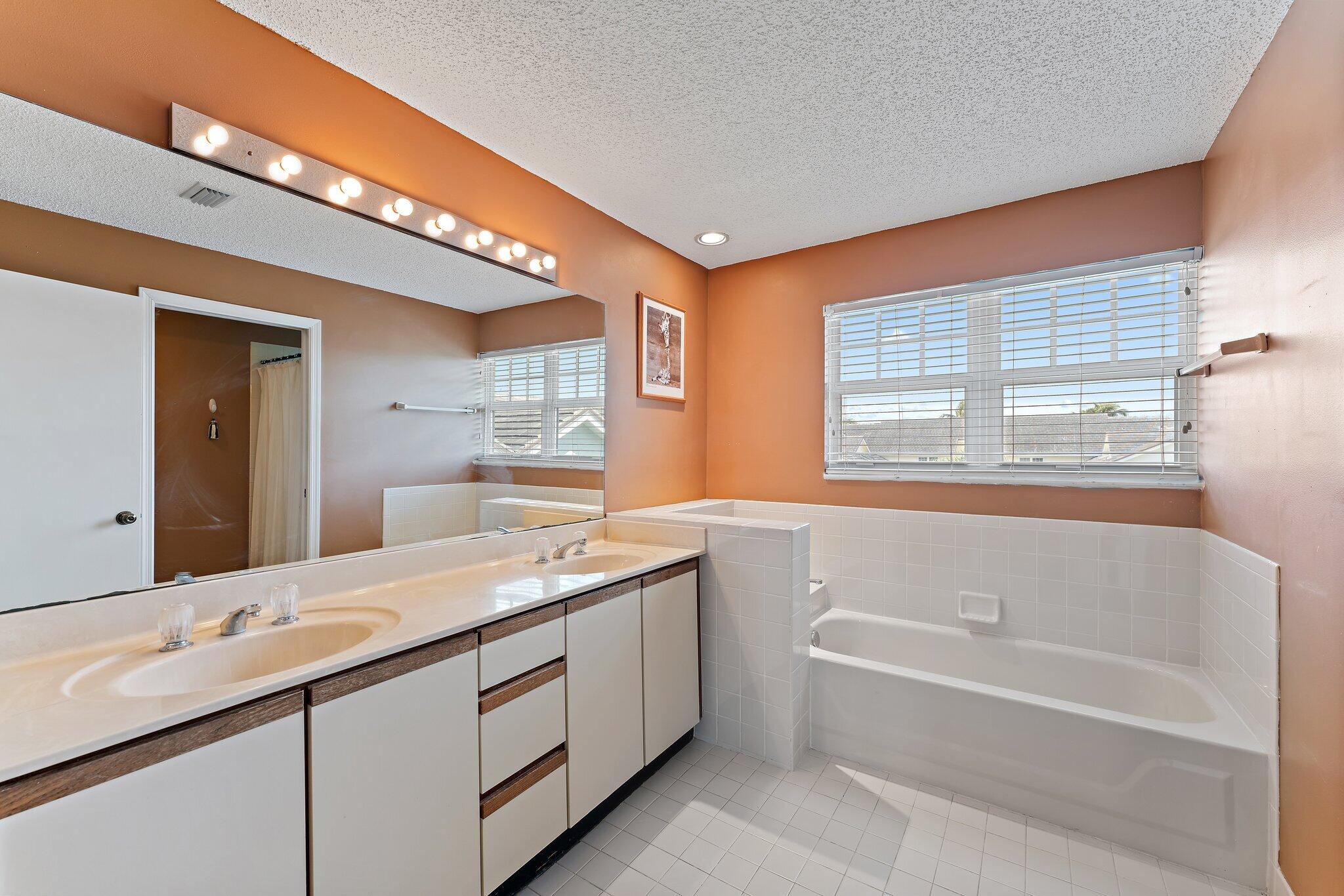 305 Mainsail Circle