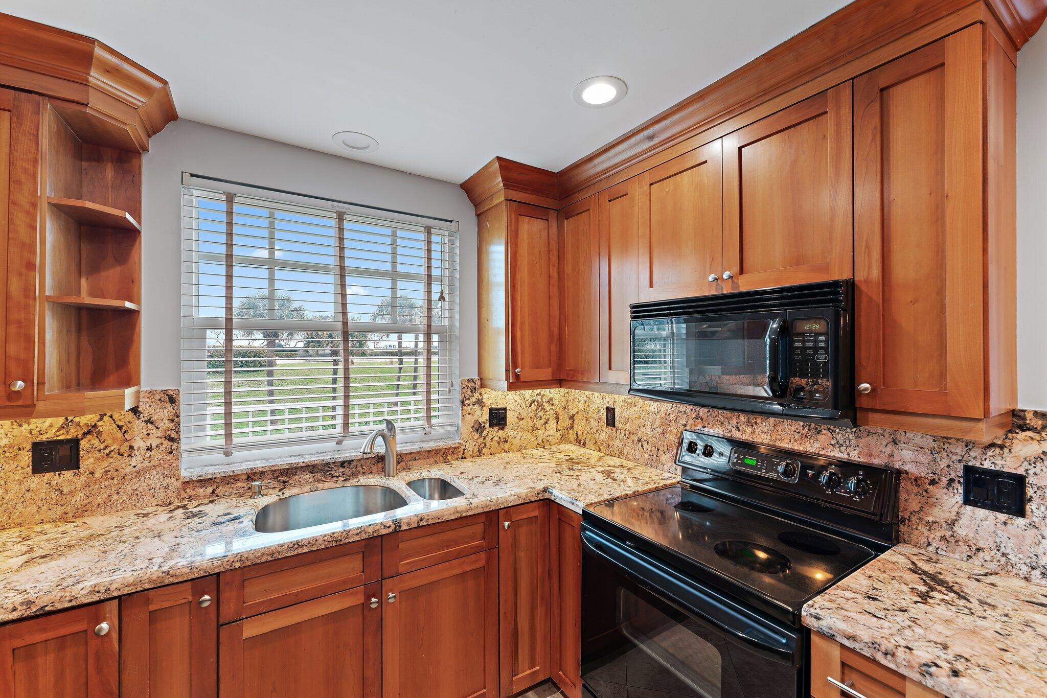 305 Mainsail Circle