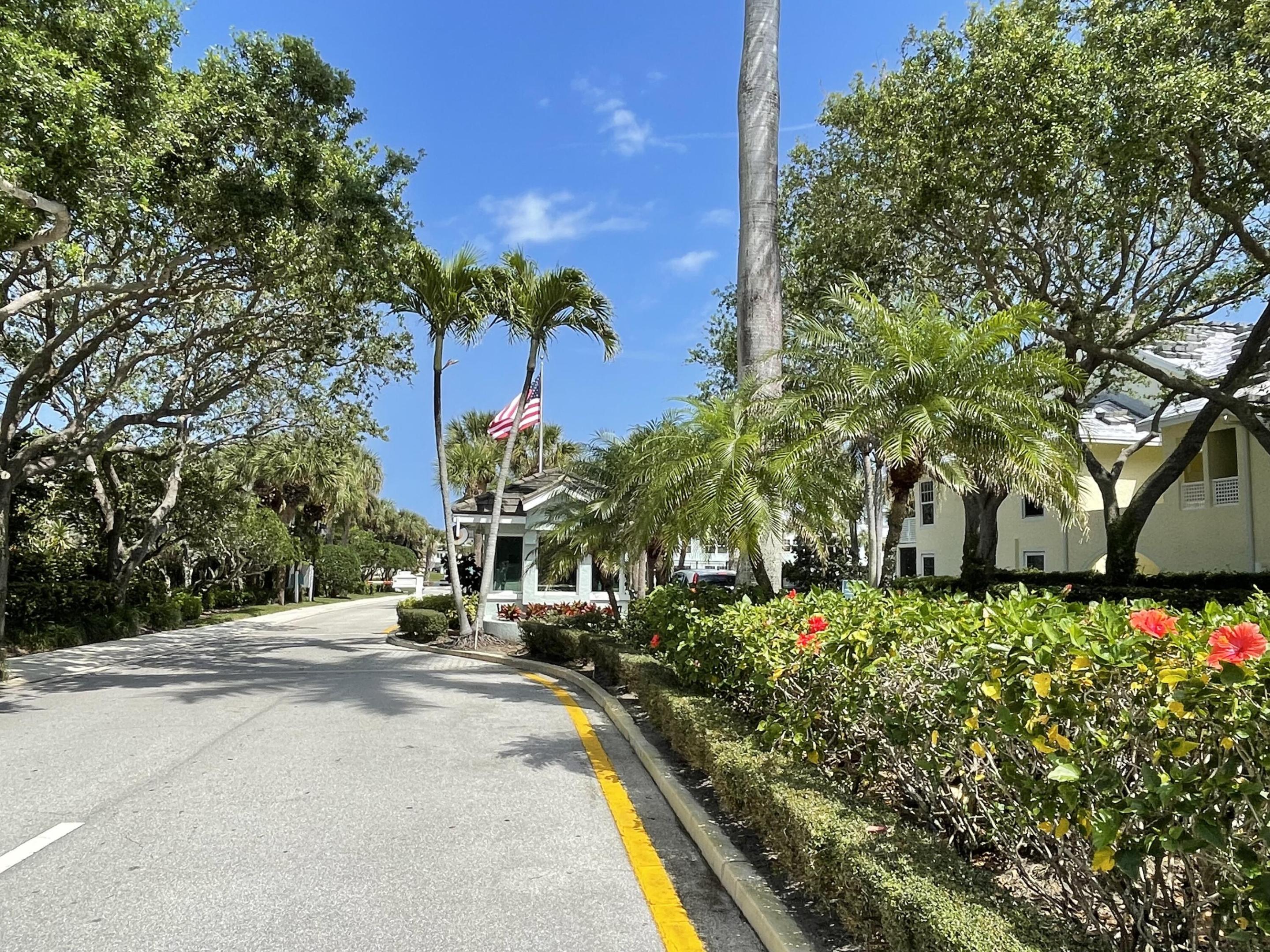 305 Mainsail Circle