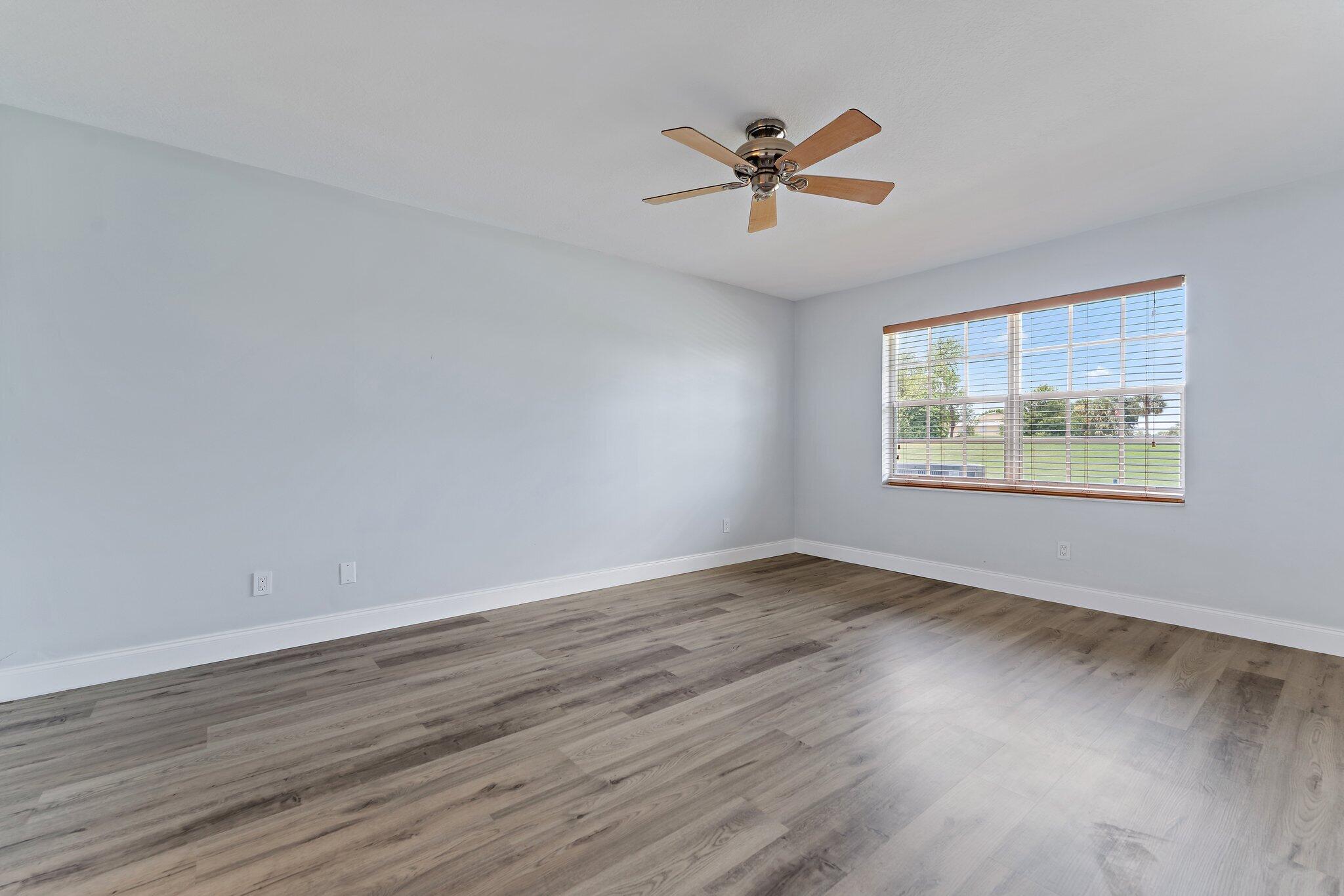 128 Moccasin Trail S