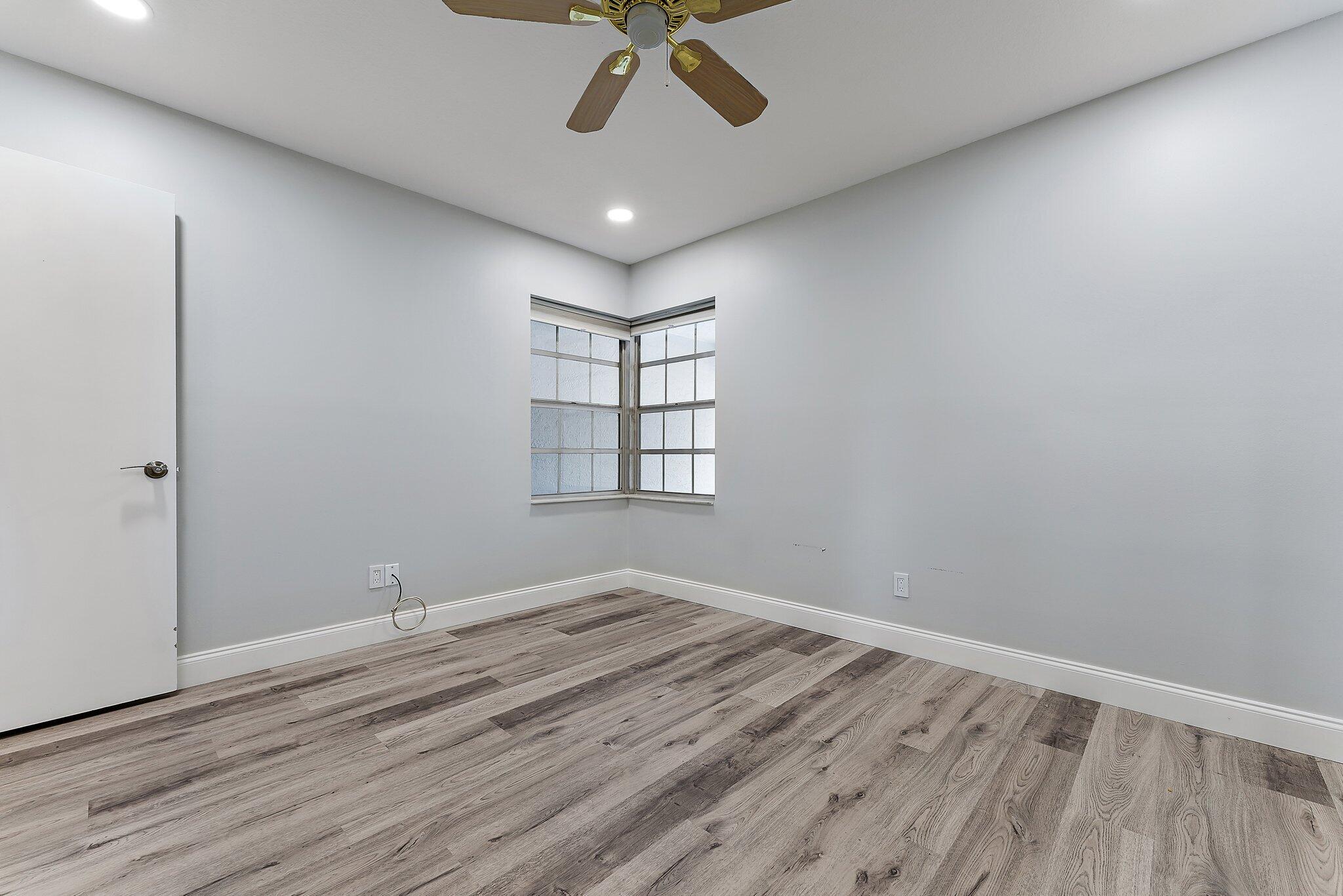 128 Moccasin Trail S