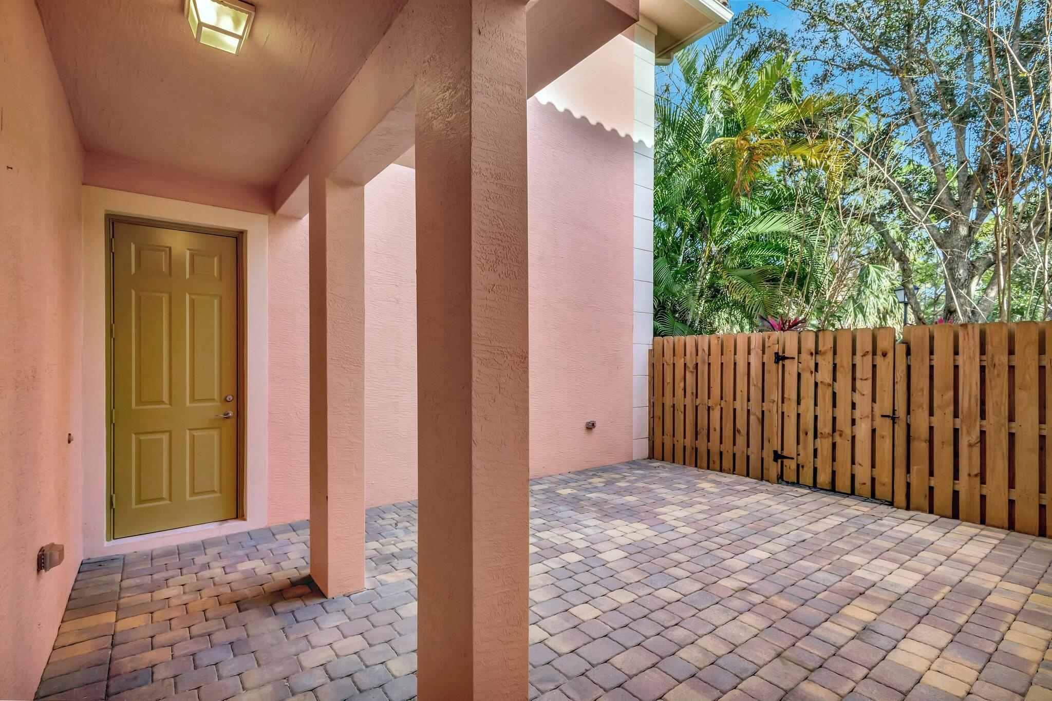 126 Lismore Lane