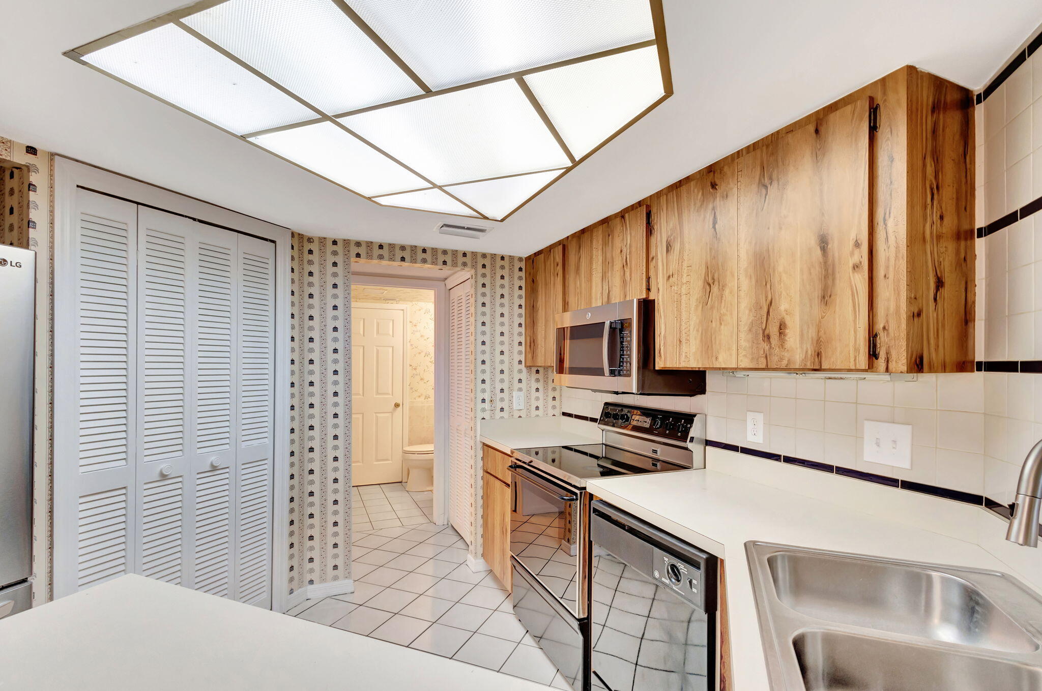128 Weybridge B Circle B