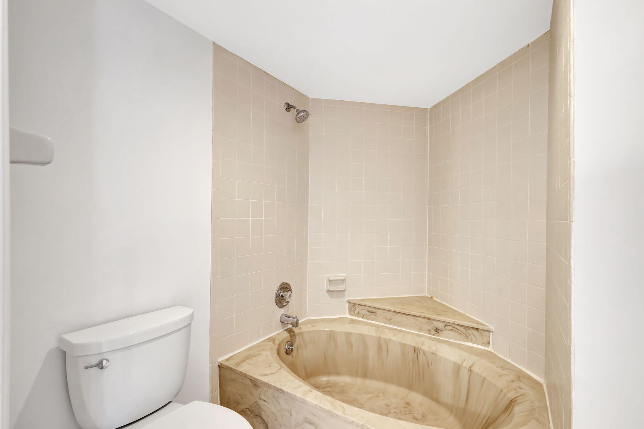 128 Weybridge B Circle B