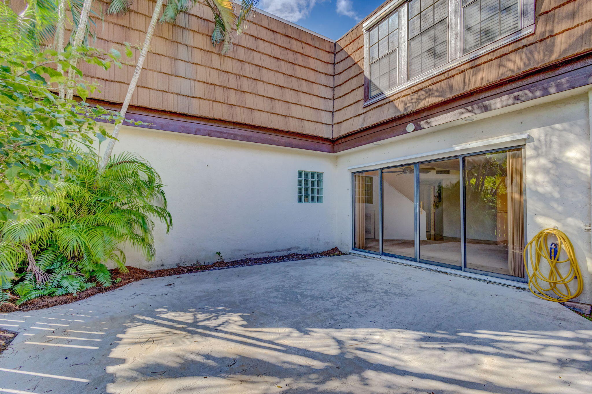 128 Weybridge B Circle B