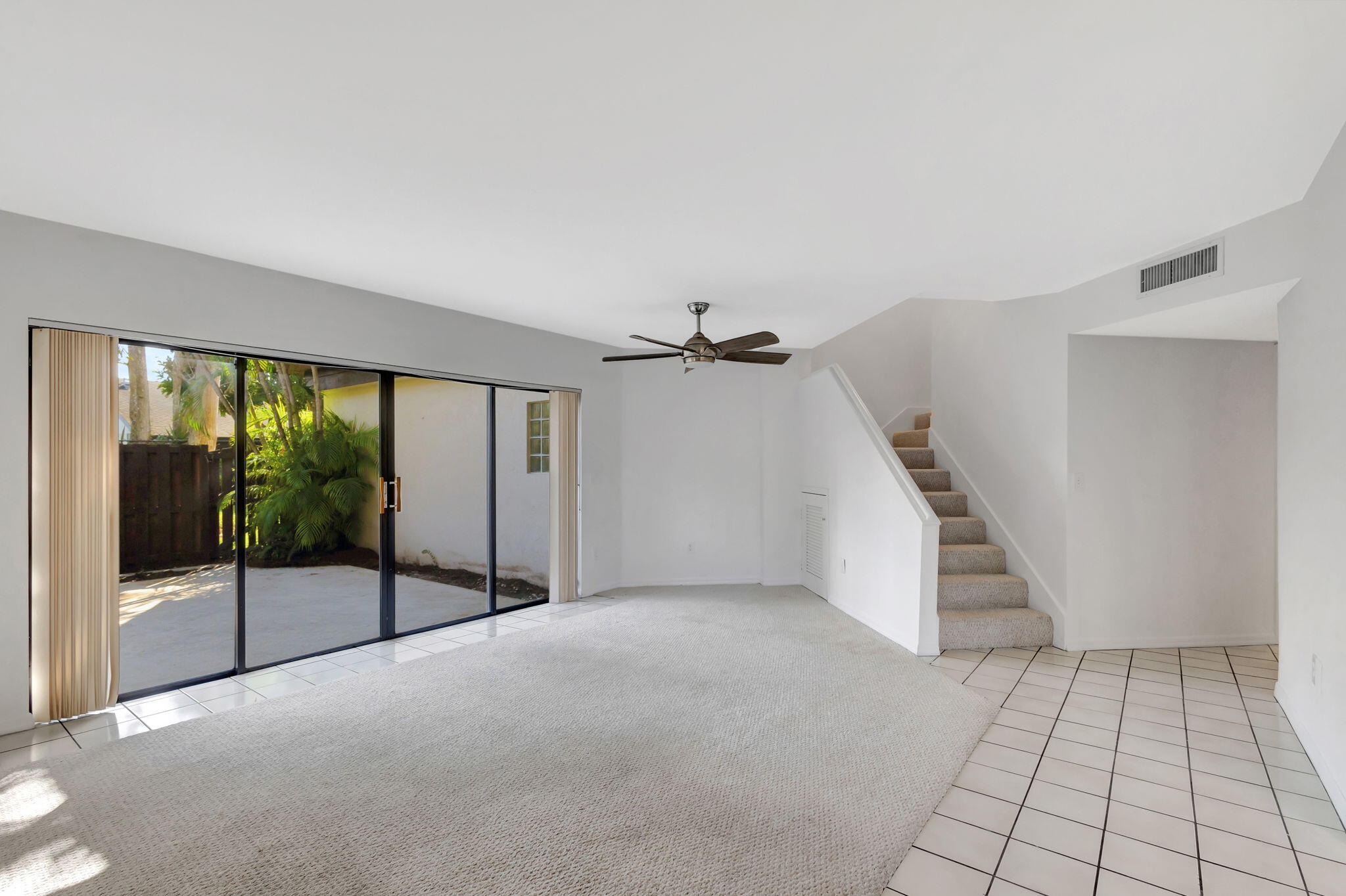 128 Weybridge B Circle B