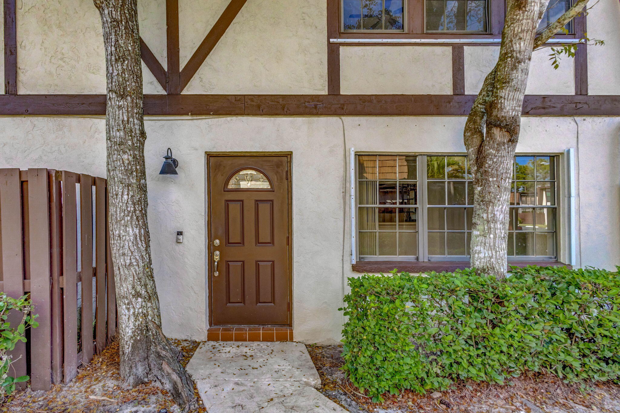128 Weybridge B Circle B