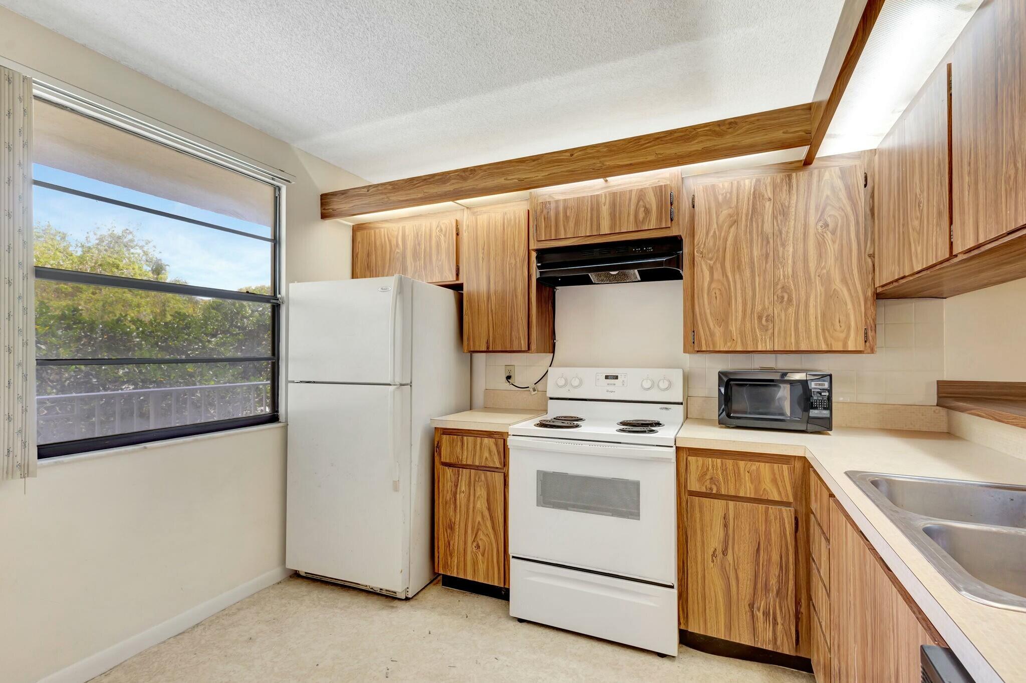 3515 Village Boulevard 206