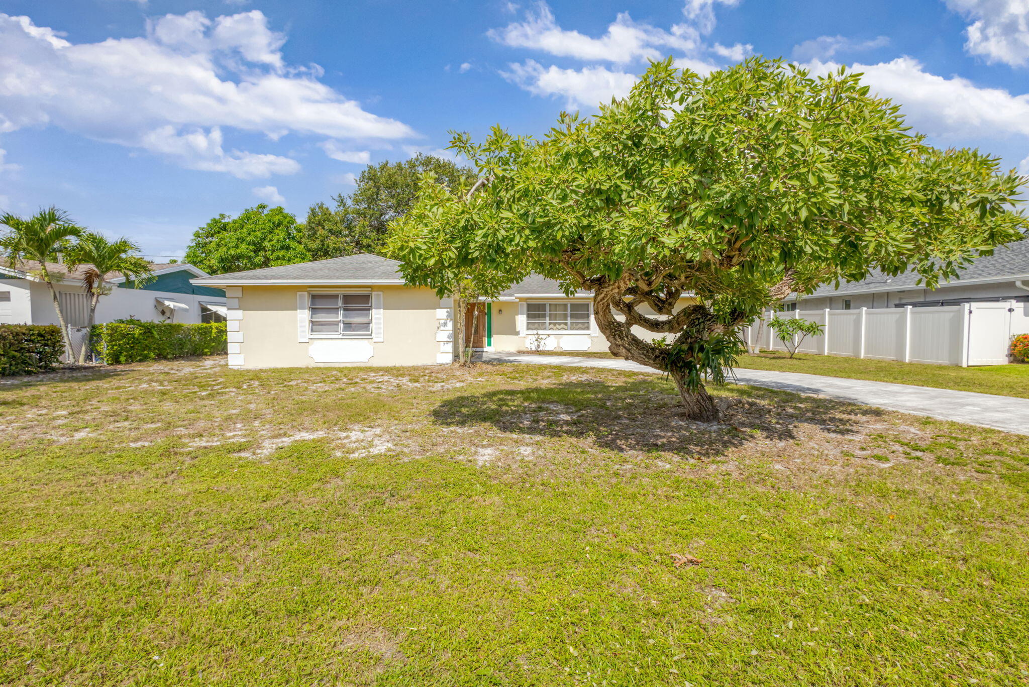 128 W Norfolk Road
