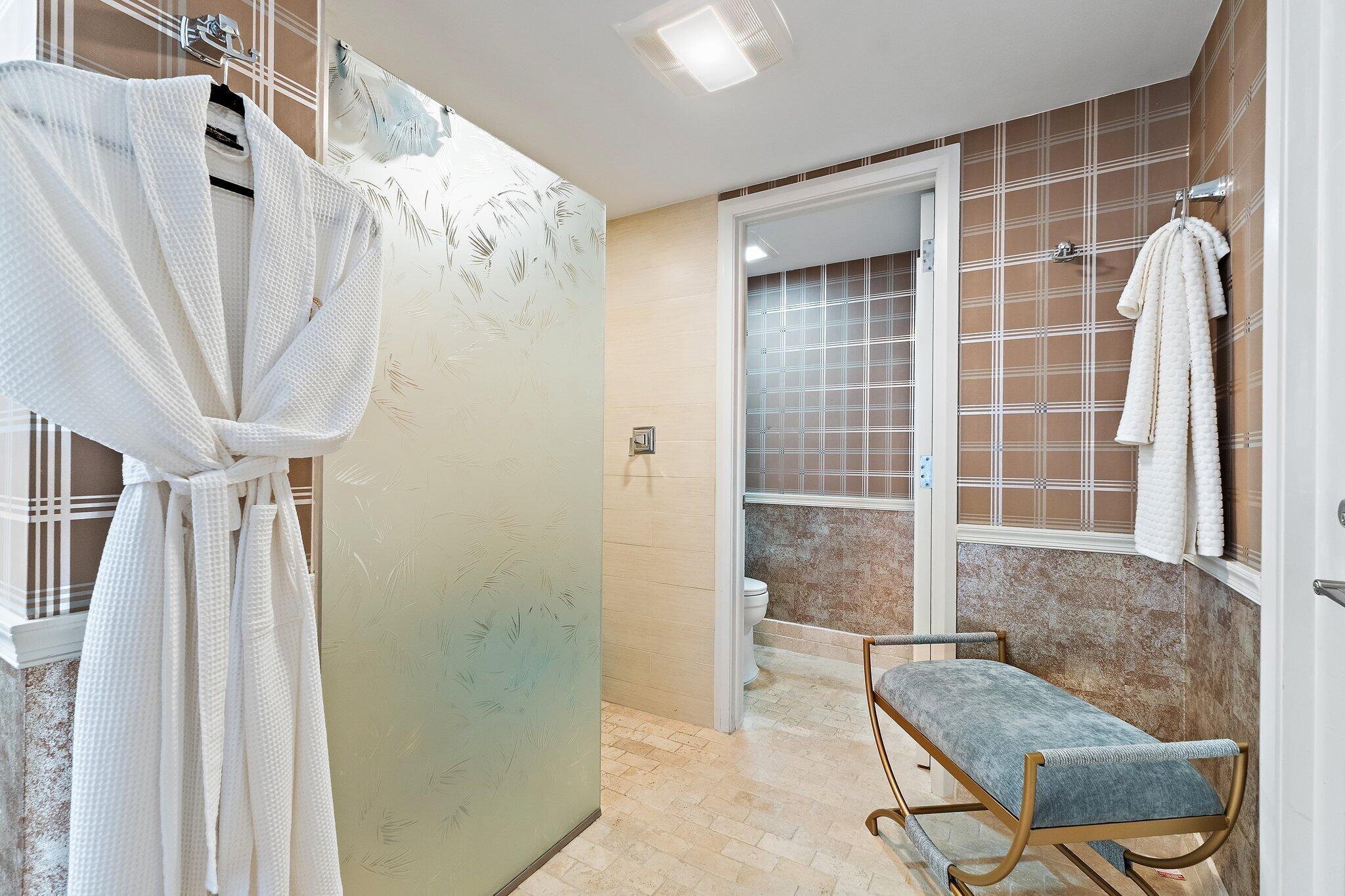 100 Lakeshore Drive 457