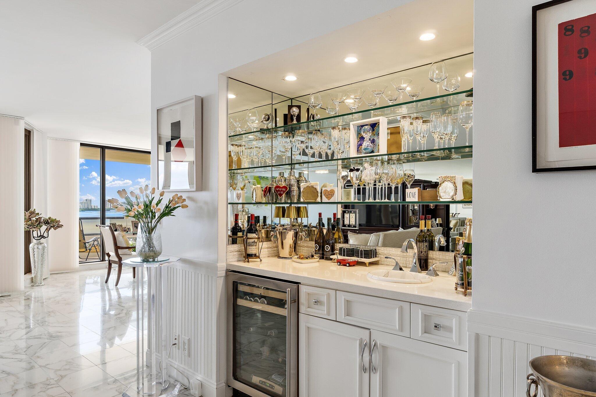100 Lakeshore Drive 457