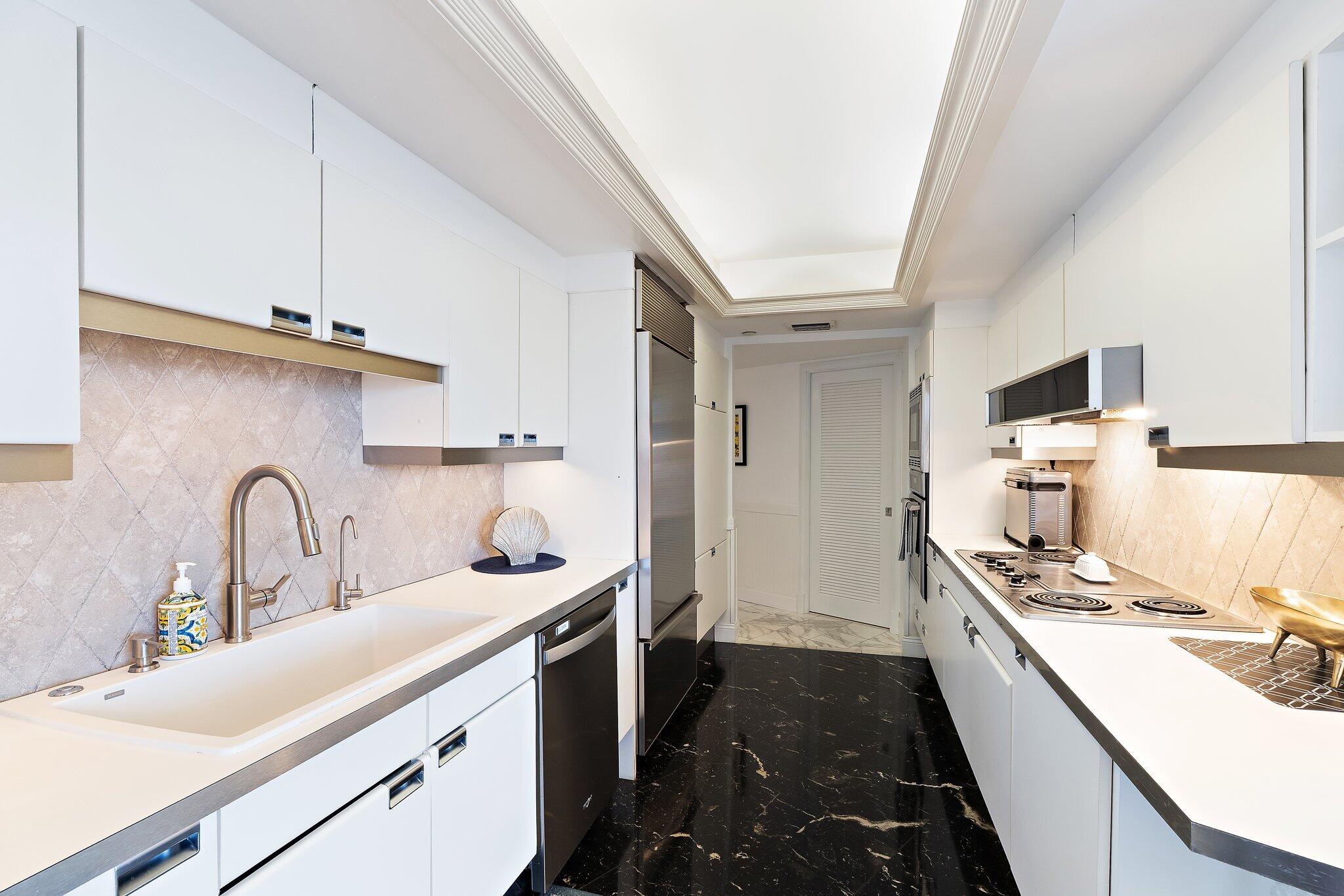 100 Lakeshore Drive 457