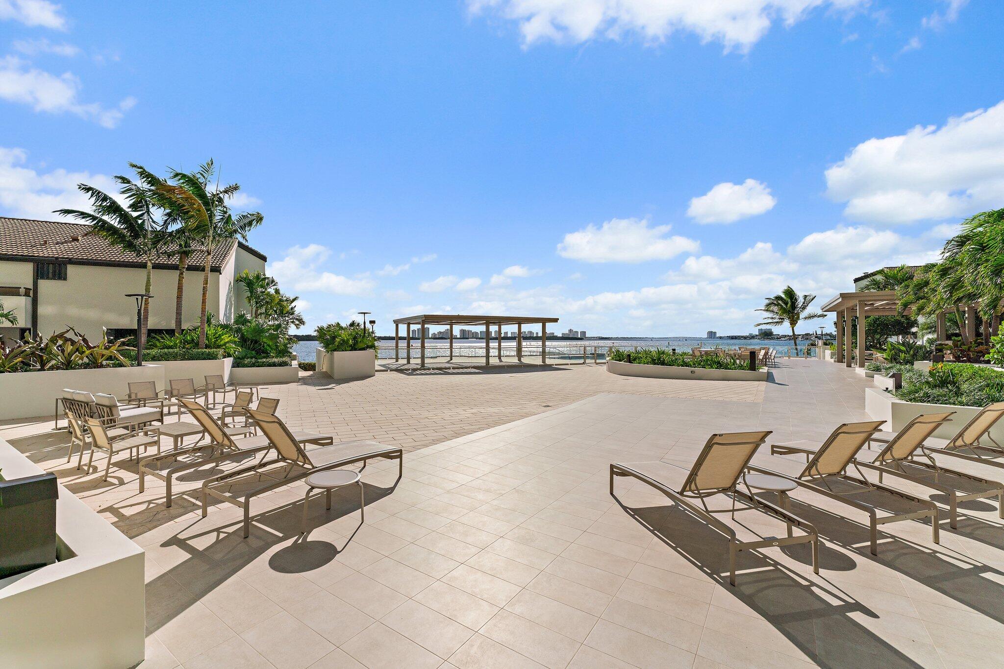 100 Lakeshore Drive 457
