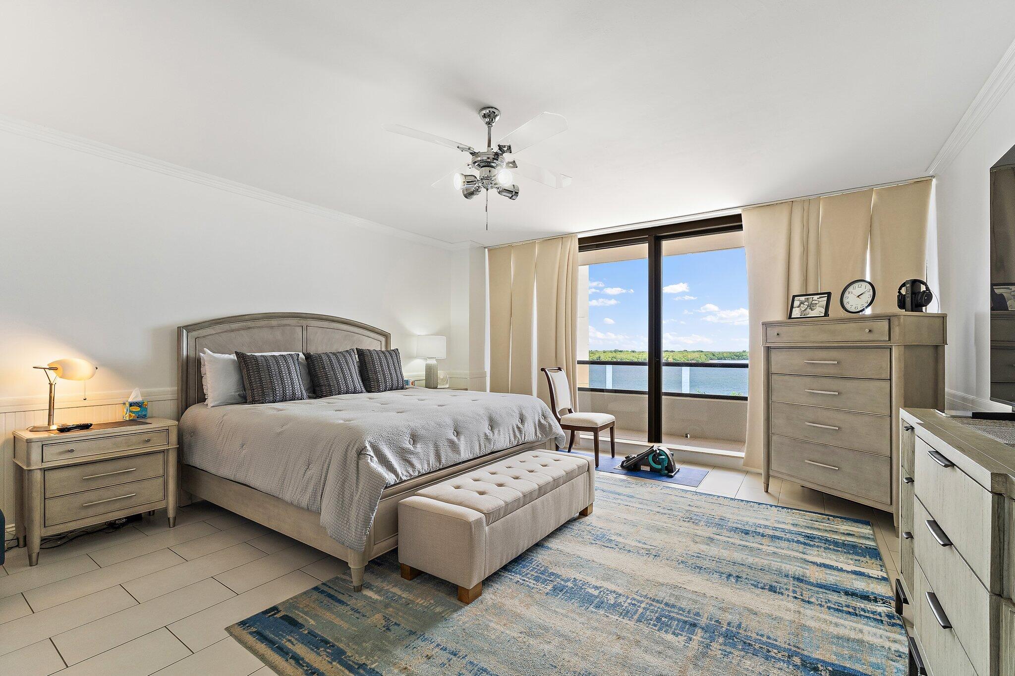 100 Lakeshore Drive 457