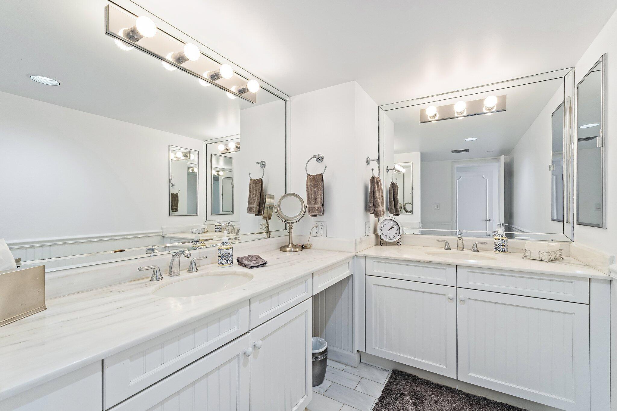 100 Lakeshore Drive 457