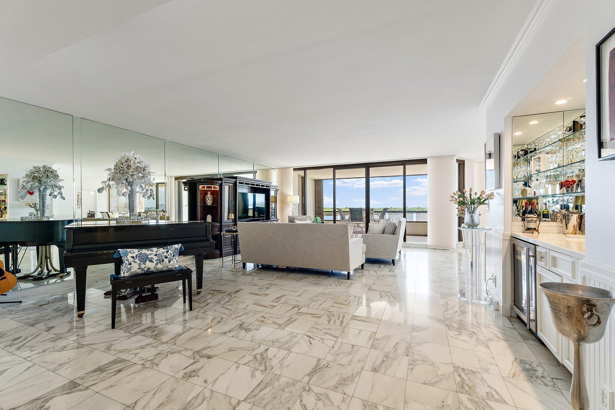 100 Lakeshore Drive 457