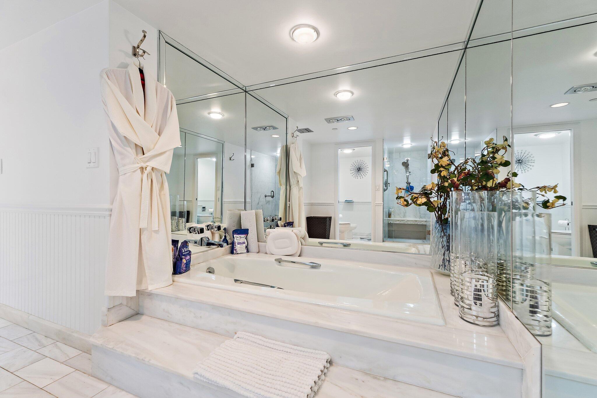100 Lakeshore Drive 457