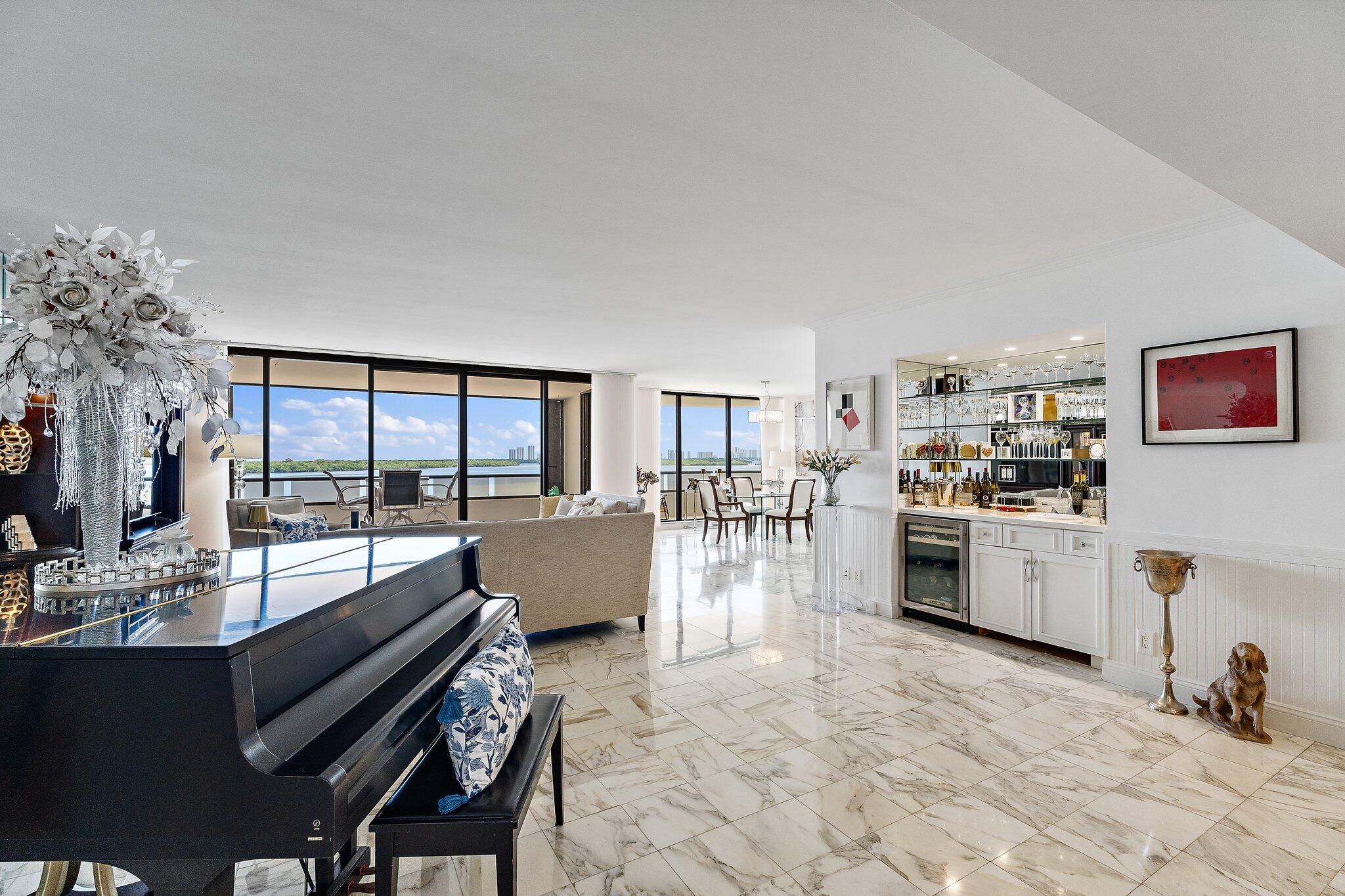 100 Lakeshore Drive 457