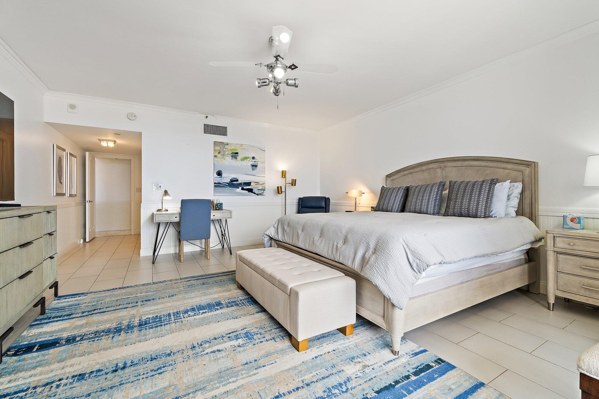 100 Lakeshore Drive 457