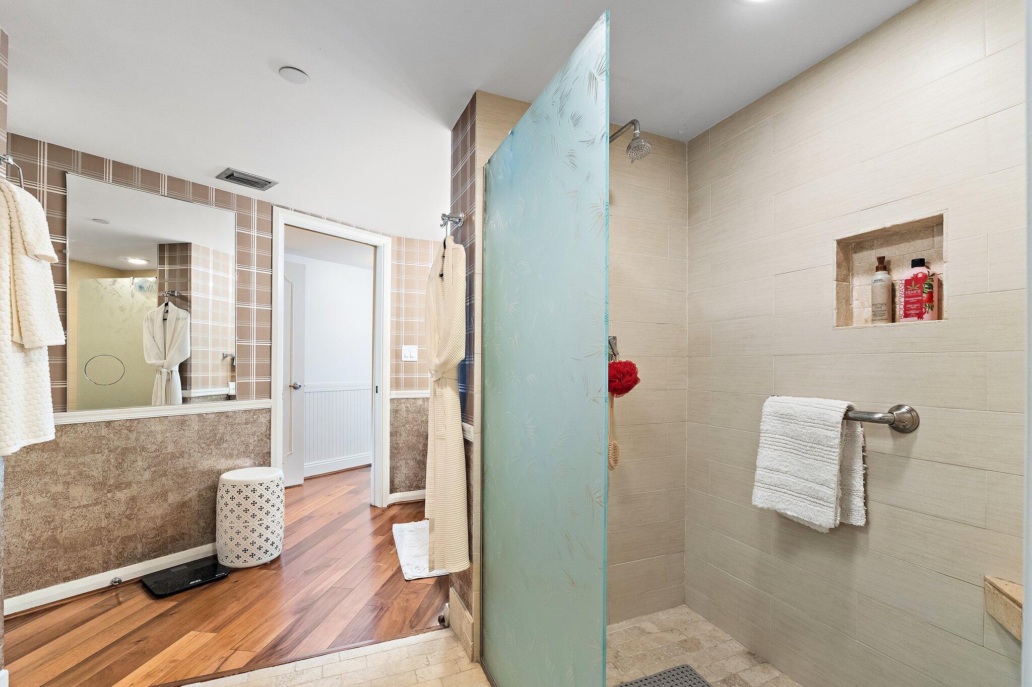 100 Lakeshore Drive 457