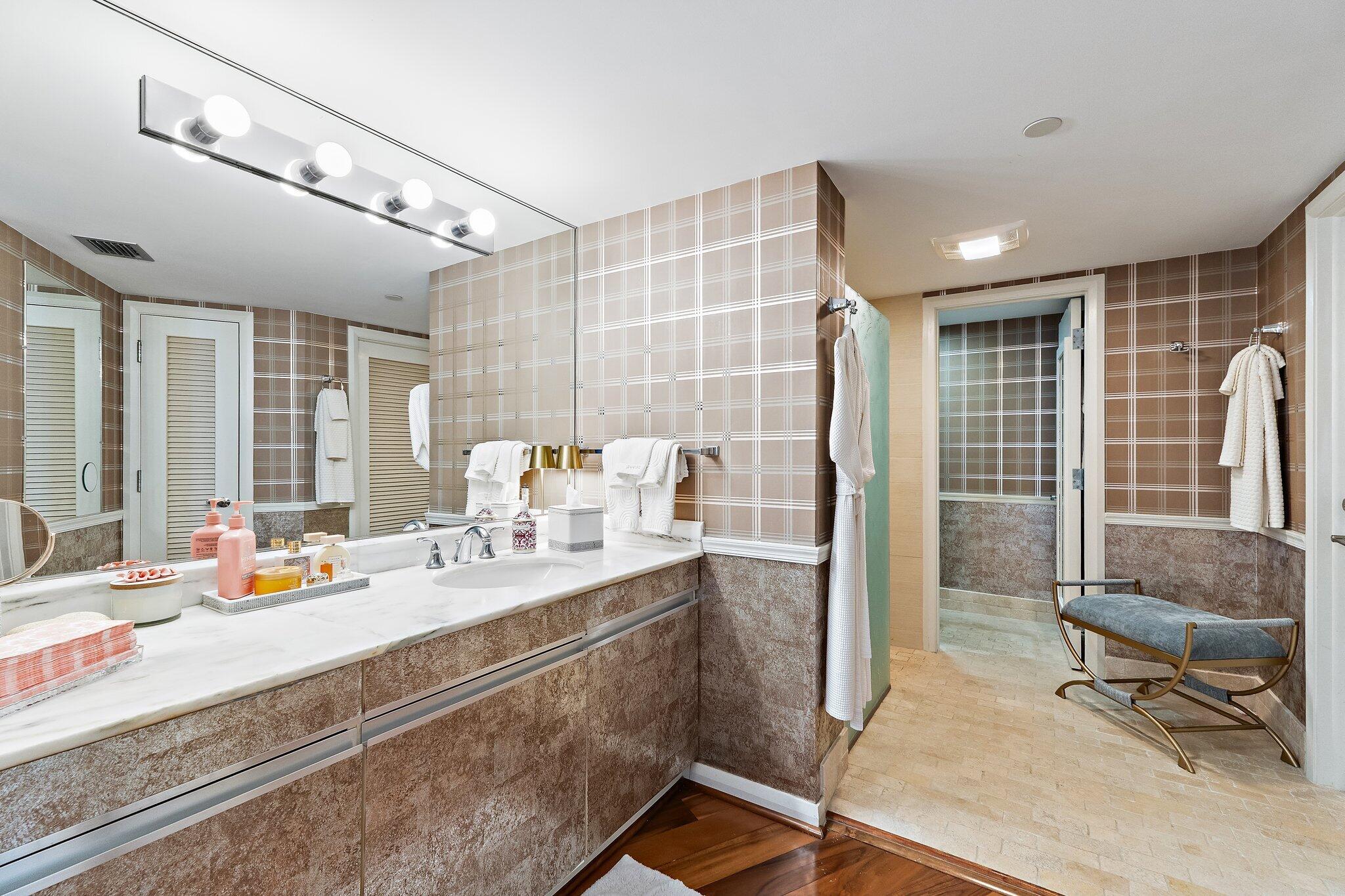 100 Lakeshore Drive 457