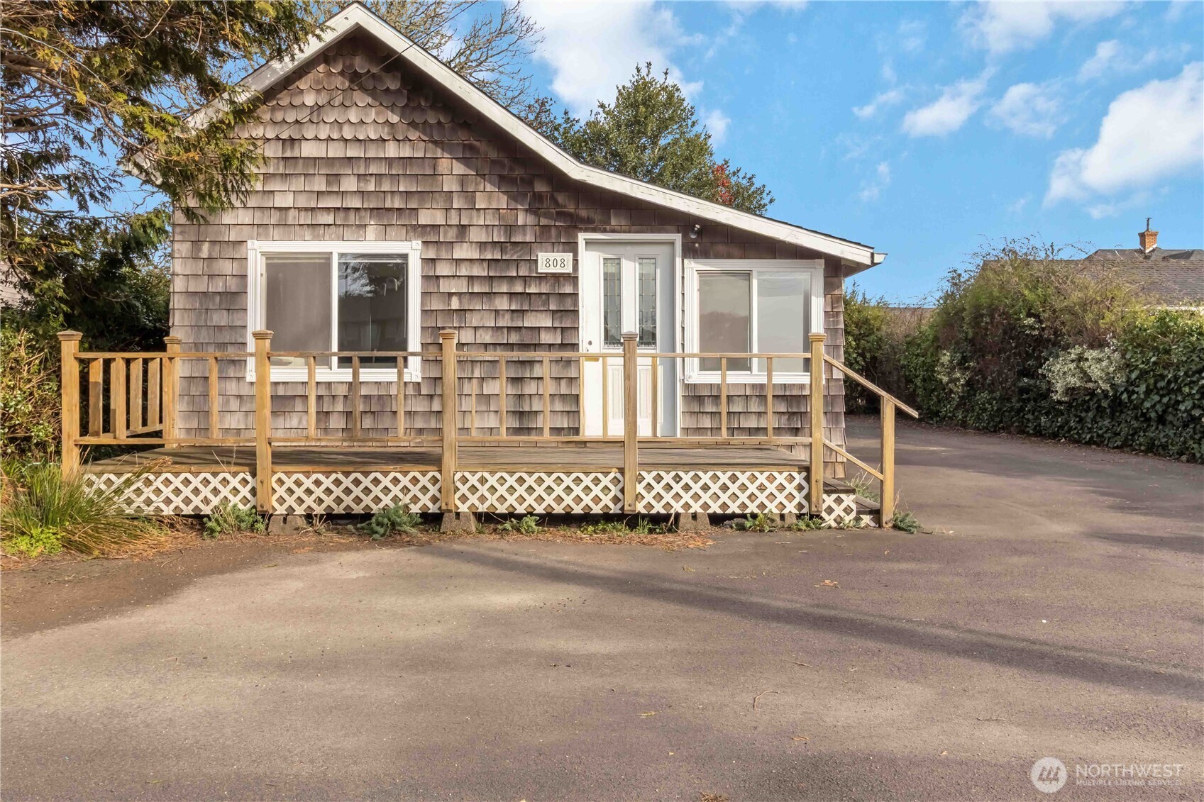 808 Pacific Avenue N