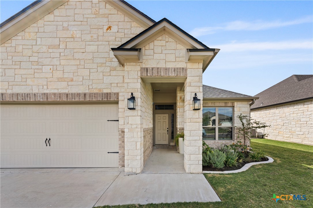 10205 Eaglefire Drive