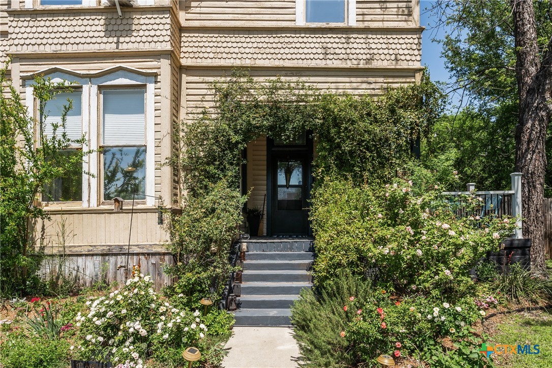 404 E 9th Avenue