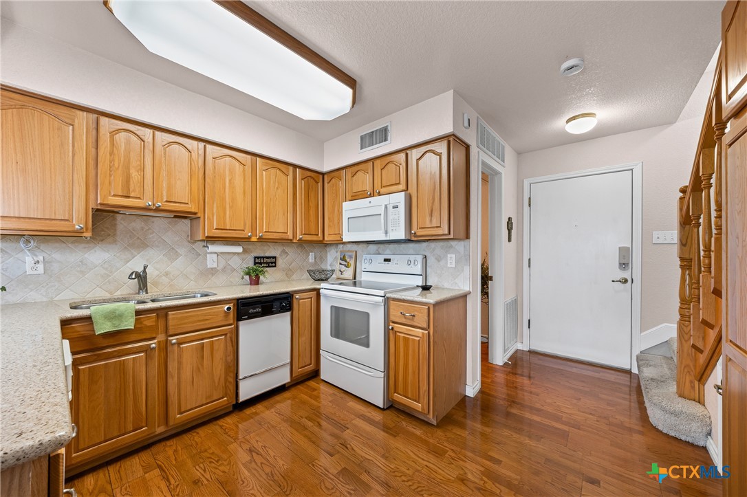 2 Cliffhouse Drive 212