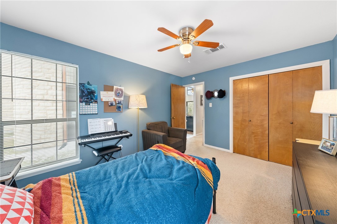 7114 N Lakeview Drive